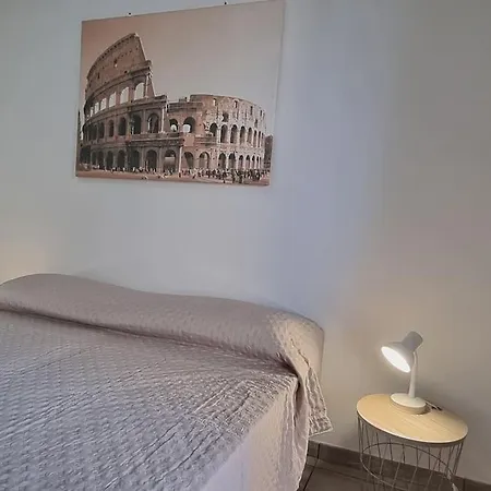Cinecitta Est Roma